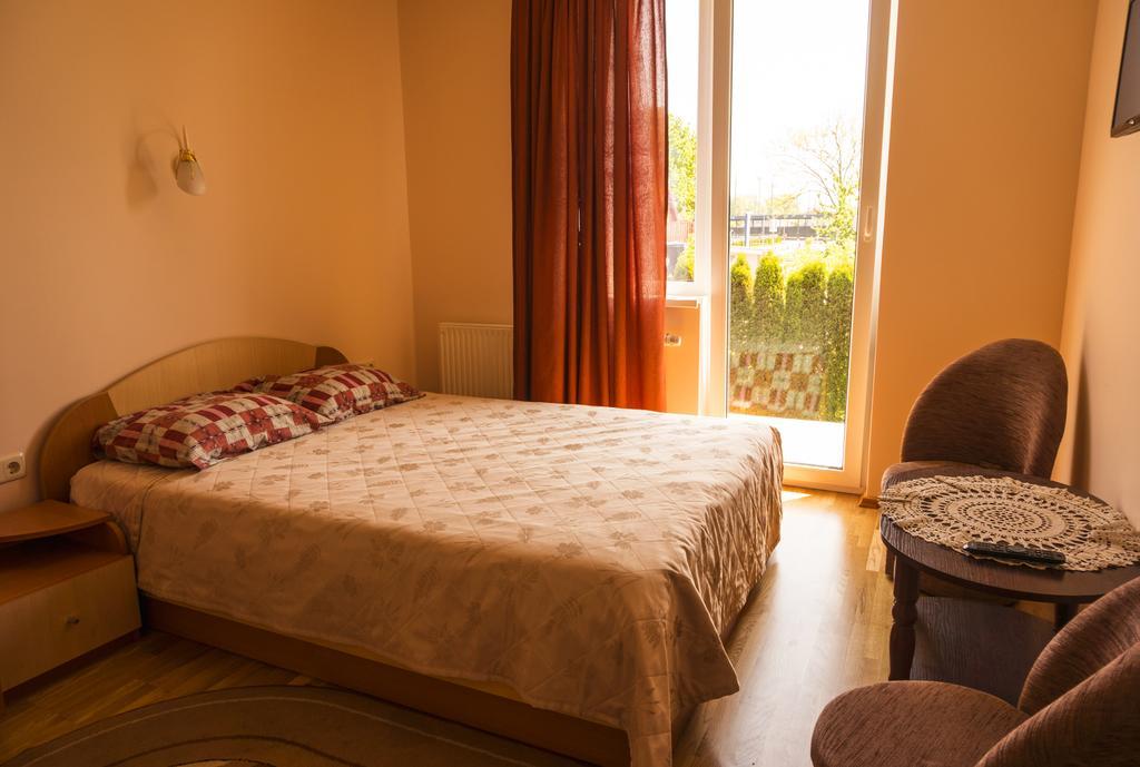 פלאנגה Viktoras Apartments מראה חיצוני תמונה
